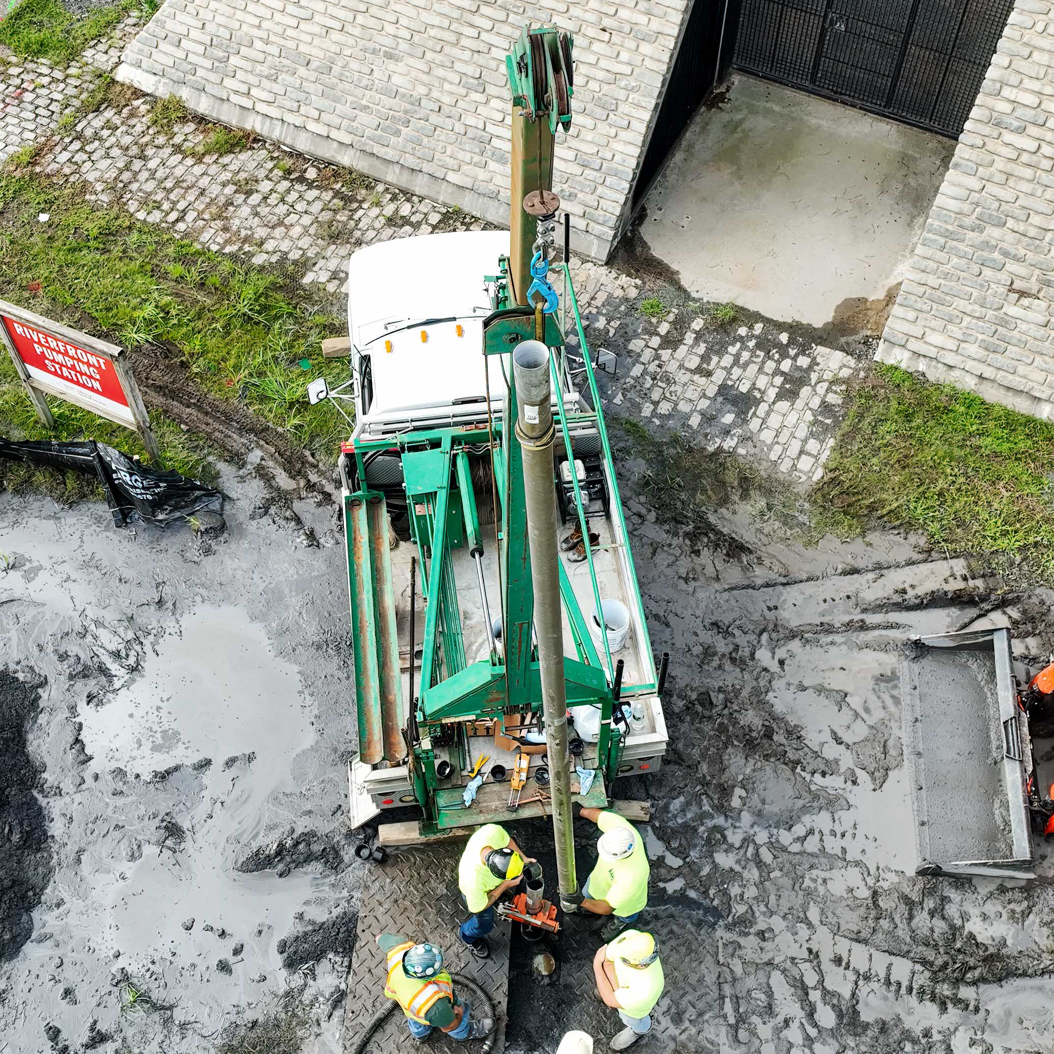 Setting Pipe on New Geo Thermal Well Setting Pipe Geothermal Well Connecticut Wells - aerial on location Albany NY - rcm Imaging